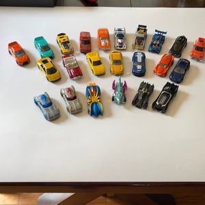 23 Hot Wheels Cars mixed lot Dragon,Bat Mobile etc